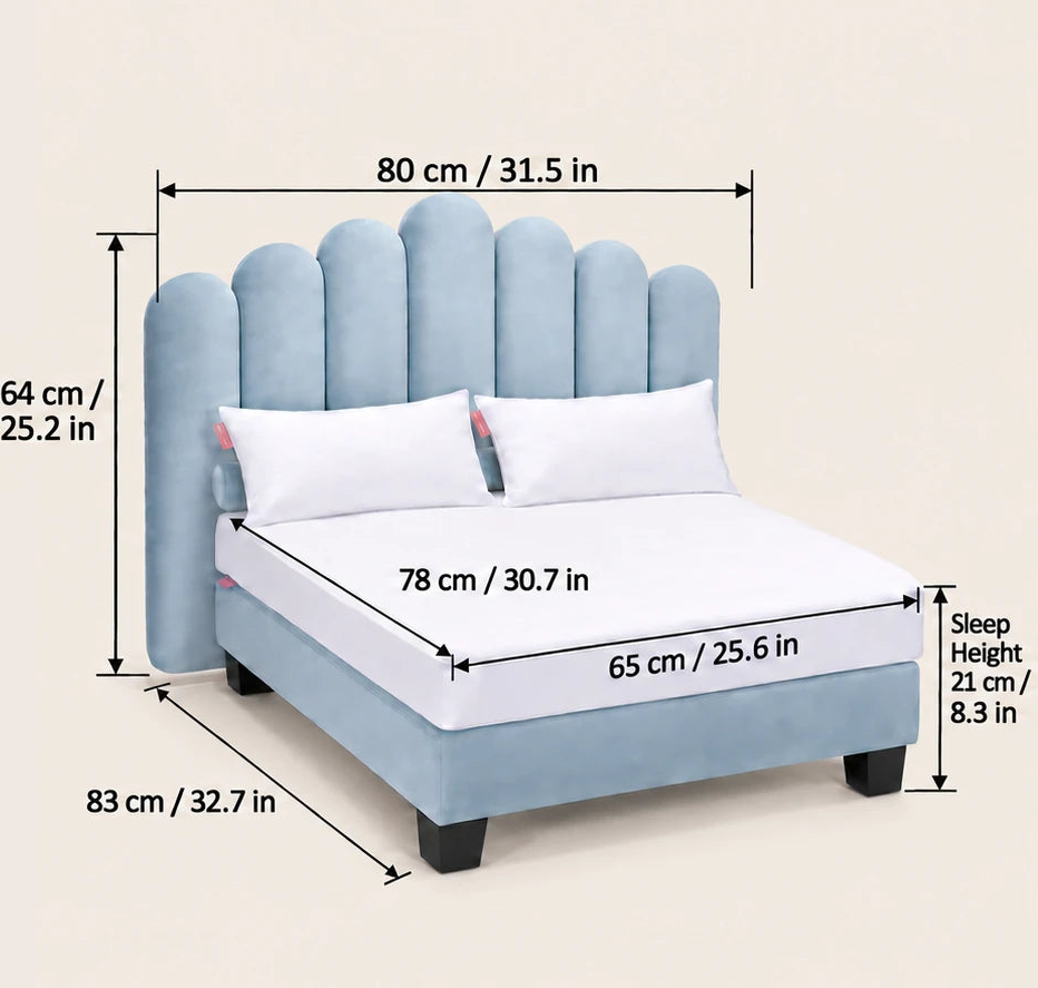 Luxor Large dimensions: 80 cm (31.5 in) wide, 83 cm (32.7 in) deep, 64 cm (25.2 in) high. Mattress 78 cm (30.7 in) by 65 cm (25.6 in). Sleeping height 21 cm (8.3 in) off the floor.